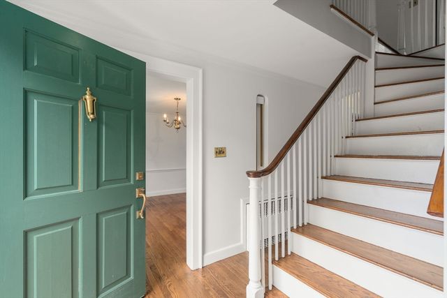 10 Magnolia Rd, Milton, MA 02186
