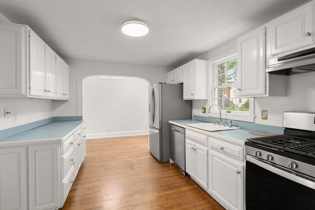10 Magnolia Rd, Milton, MA 02186