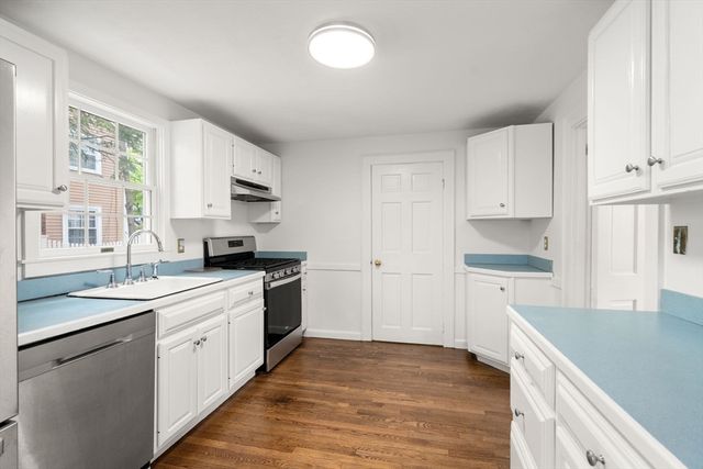 10 Magnolia Rd, Milton, MA 02186