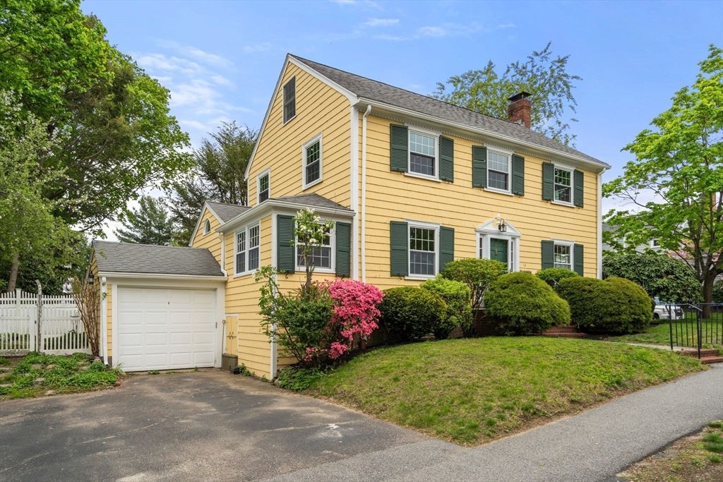 10 Magnolia Rd, Milton, MA 02186