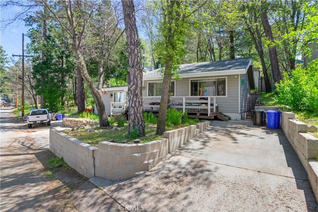 279 Forest Circle, Crestline, CA 92325