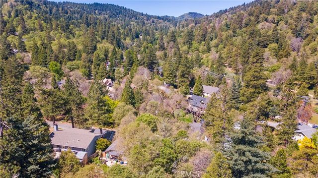 279 Forest Circle, Crestline, CA 92325