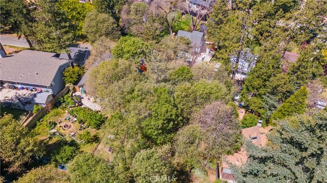 279 Forest Circle, Crestline, CA 92325