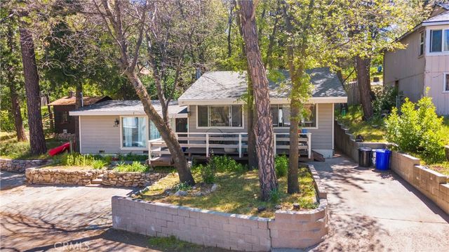 279 Forest Circle, Crestline, CA 92325