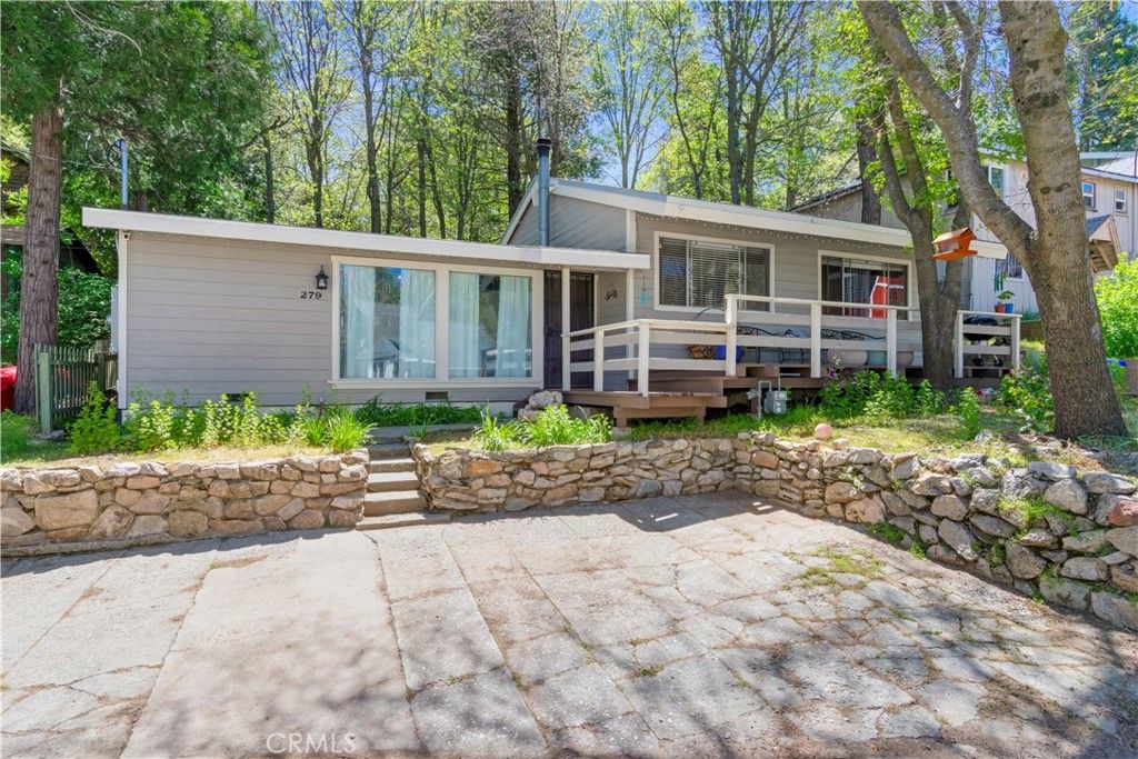 279 Forest Circle, Crestline, CA 92325