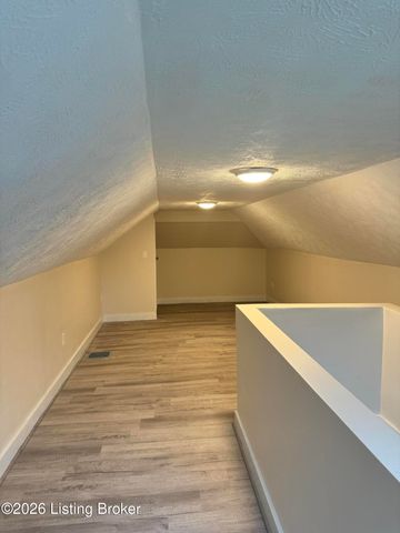 128 N 37th St, Louisville, KY 40212