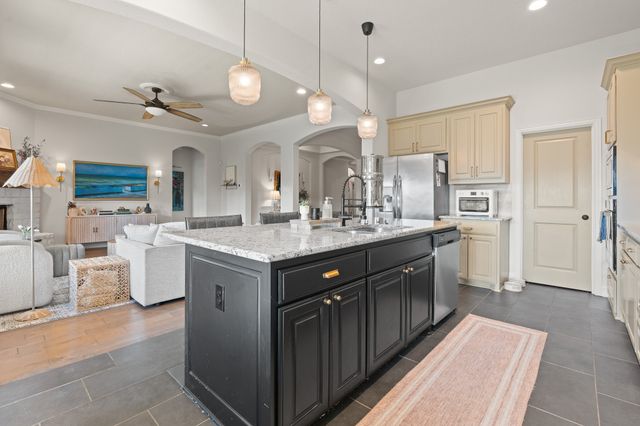 1944 Silver Falls Drive, Burleson, TX 76028