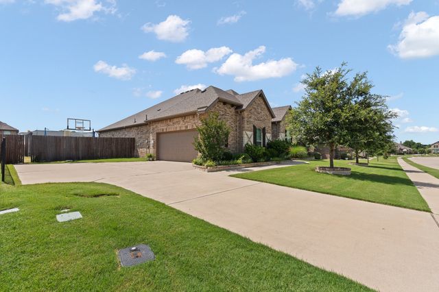 1944 Silver Falls Drive, Burleson, TX 76028