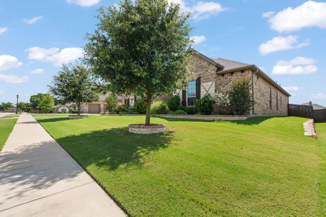 1944 Silver Falls Drive, Burleson, TX 76028