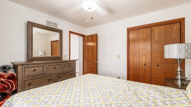 901 Southeast Court, Zanesville, OH 43701