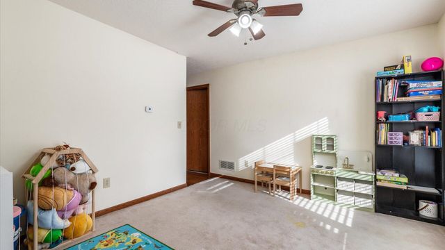 901 Southeast Court, Zanesville, OH 43701