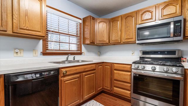 901 Southeast Court, Zanesville, OH 43701