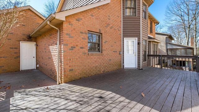 901 Southeast Court, Zanesville, OH 43701