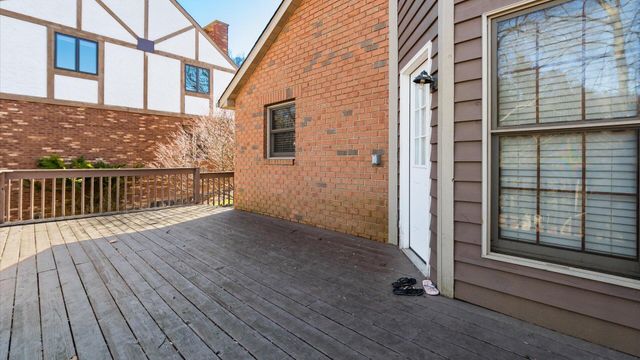 901 Southeast Court, Zanesville, OH 43701