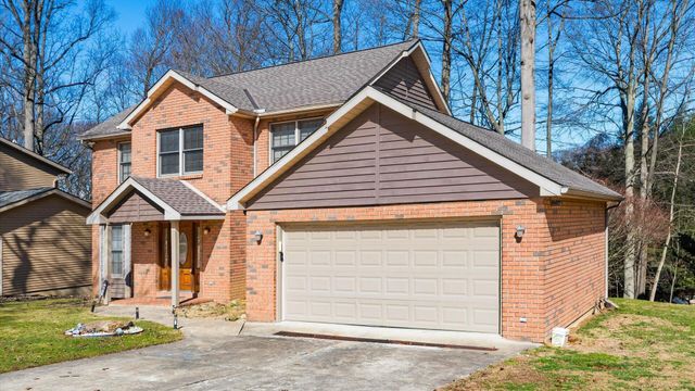 901 Southeast Court, Zanesville, OH 43701