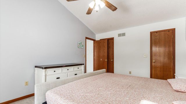 901 Southeast Court, Zanesville, OH 43701