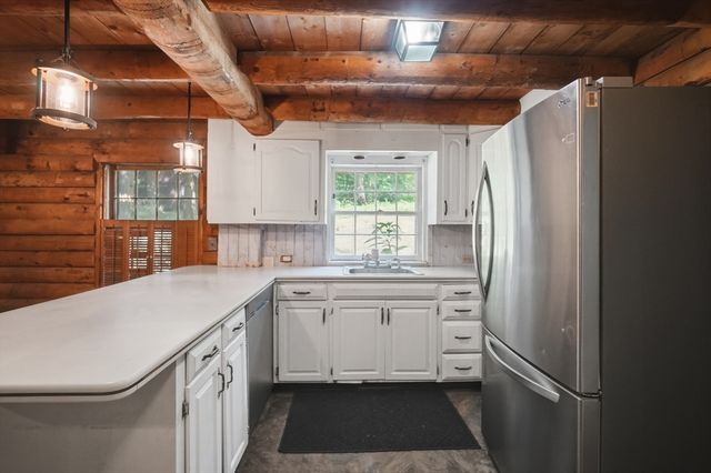 95 Packardville Rd, Pelham, MA 01002