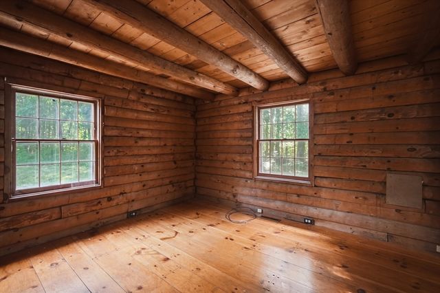 95 Packardville Rd, Pelham, MA 01002