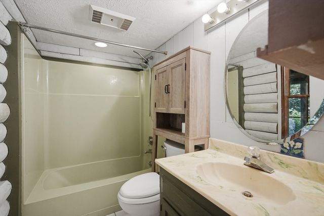 95 Packardville Rd, Pelham, MA 01002