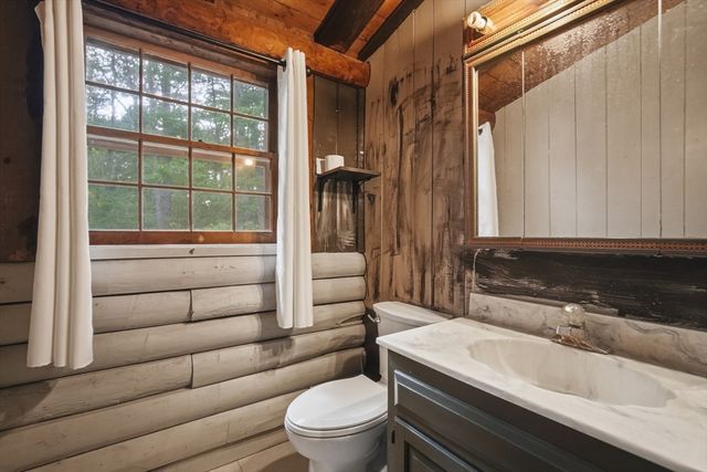 95 Packardville Rd, Pelham, MA 01002