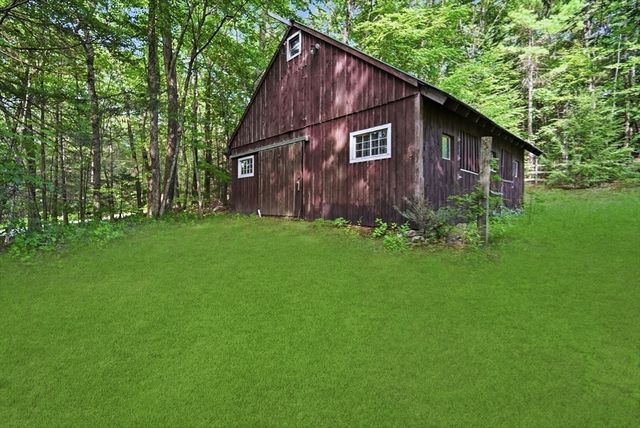95 Packardville Rd, Pelham, MA 01002