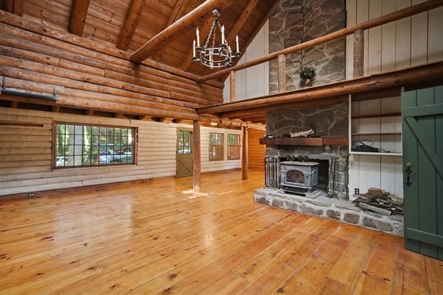 95 Packardville Rd, Pelham, MA 01002