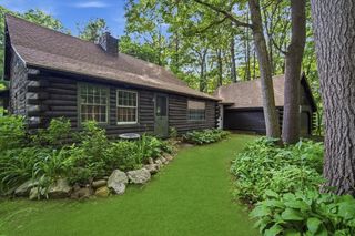 95 Packardville Rd, Pelham, MA 01002