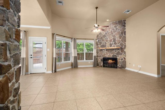 110 David Forest Lane, Conroe, TX 77384