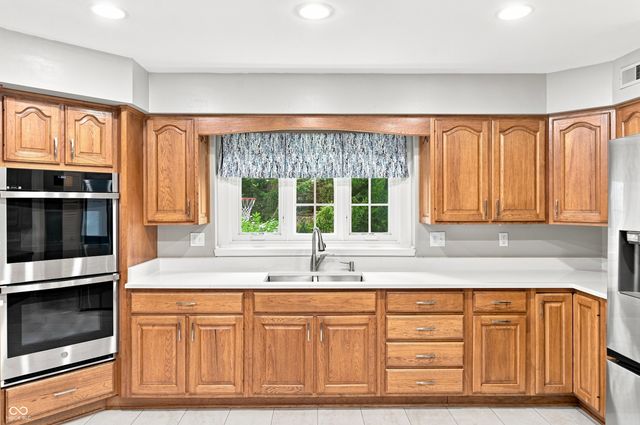 7555 Chablis Circle, Indianapolis, IN 46278