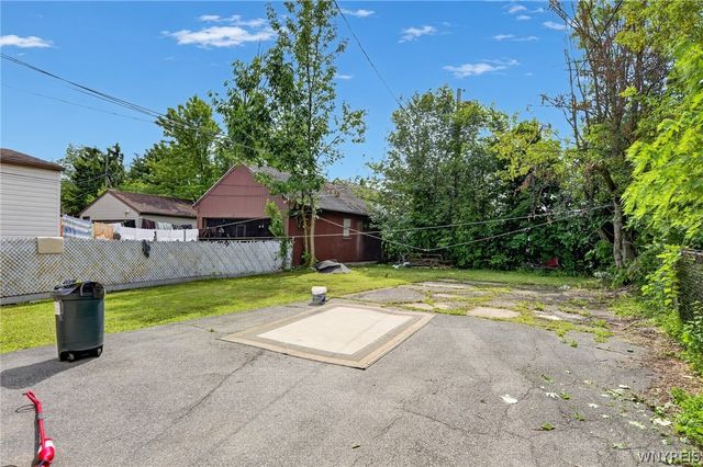 14 Saint James Road, Cheektowaga, NY 14225