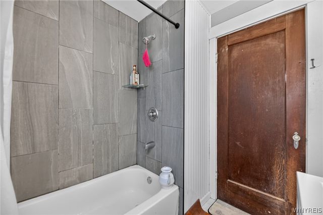 14 Saint James Road, Cheektowaga, NY 14225