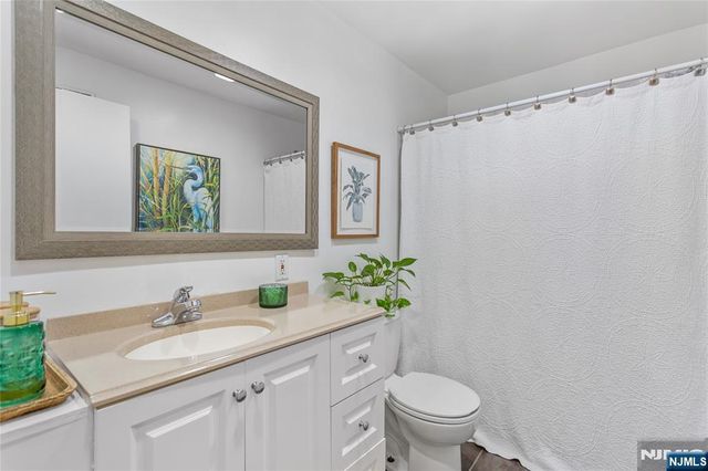 47 Van Pelt Place, Little Falls, NJ 07424