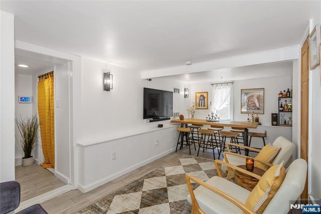 47 Van Pelt Place, Little Falls, NJ 07424
