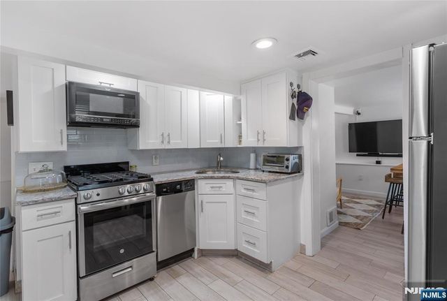 47 Van Pelt Place, Little Falls, NJ 07424