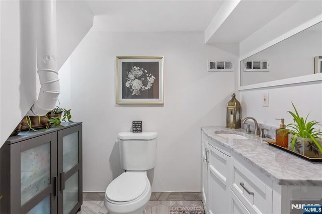 47 Van Pelt Place, Little Falls, NJ 07424