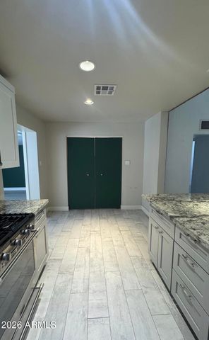 2225 W WHITTON Avenue, Phoenix, AZ 85015
