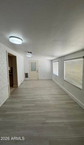 2225 W WHITTON Avenue, Phoenix, AZ 85015