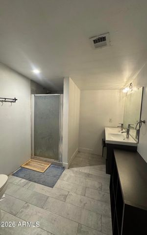2225 W WHITTON Avenue, Phoenix, AZ 85015