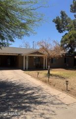 2225 W WHITTON Avenue, Phoenix, AZ 85015