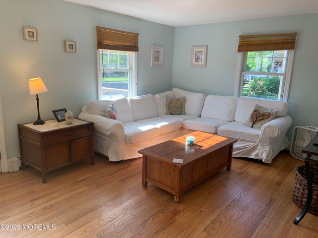30 Borden Street, Monmouth Beach, NJ 07750