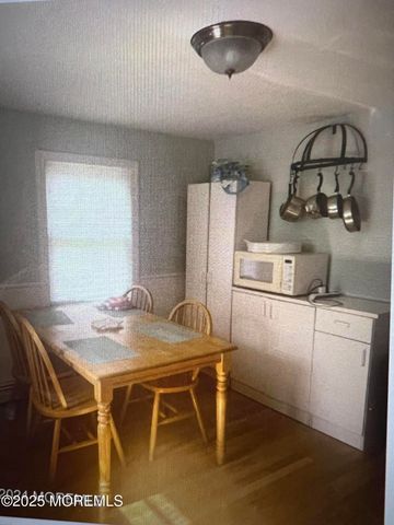 30 Borden Street, Monmouth Beach, NJ 07750