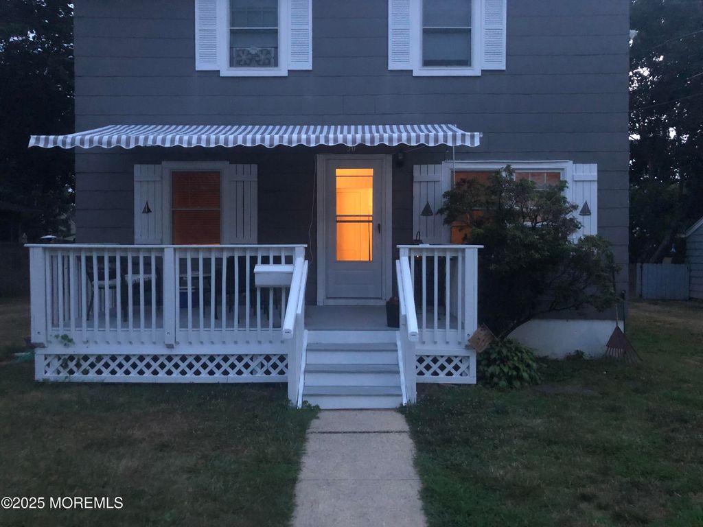 30 Borden Street, Monmouth Beach, NJ 07750