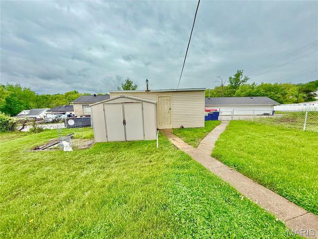 815 Stewart Street, De Soto, MO 63020
