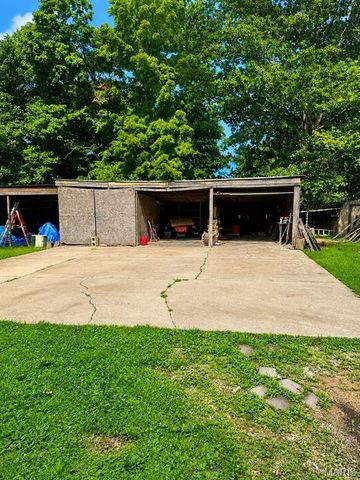 413 Reis Road, Ballwin, MO 63021