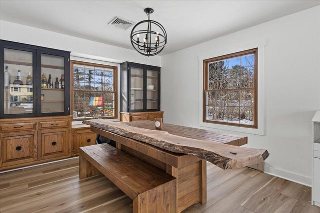 18765 Le Chateau DRIVE, Brookfield, WI 53045