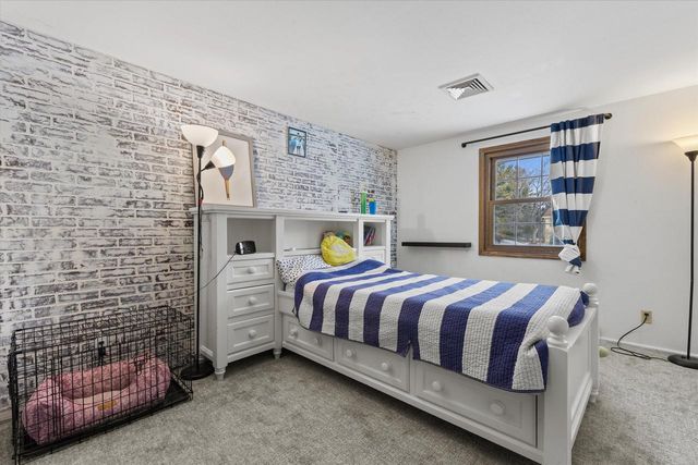 18765 Le Chateau DRIVE, Brookfield, WI 53045