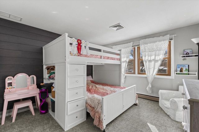 18765 Le Chateau DRIVE, Brookfield, WI 53045