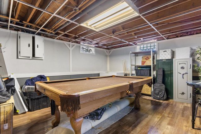 18765 Le Chateau DRIVE, Brookfield, WI 53045