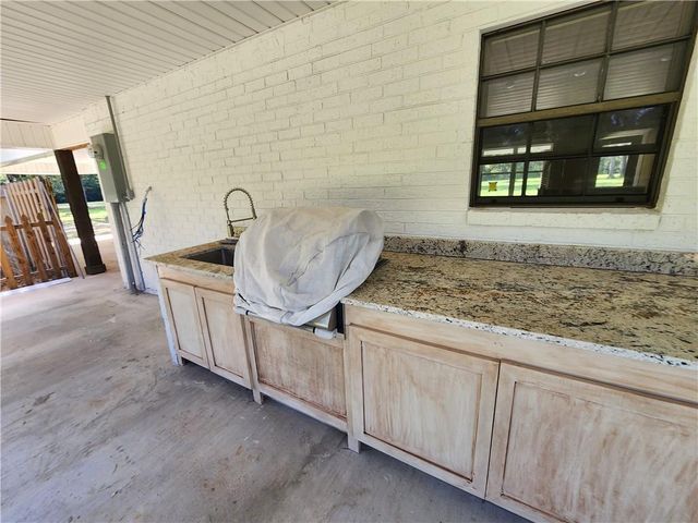 348 ESTATE Drive, Pineville, LA 71360