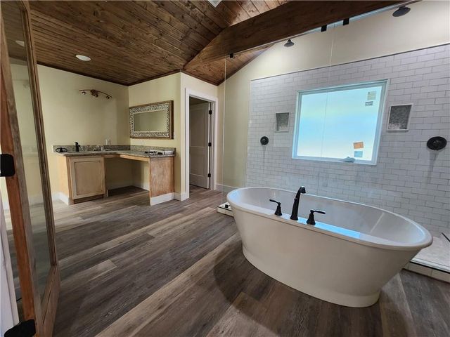 348 ESTATE Drive, Pineville, LA 71360